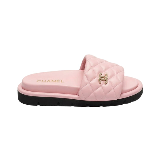 CHANEL QUILTED CC SLIDE SANDALEN