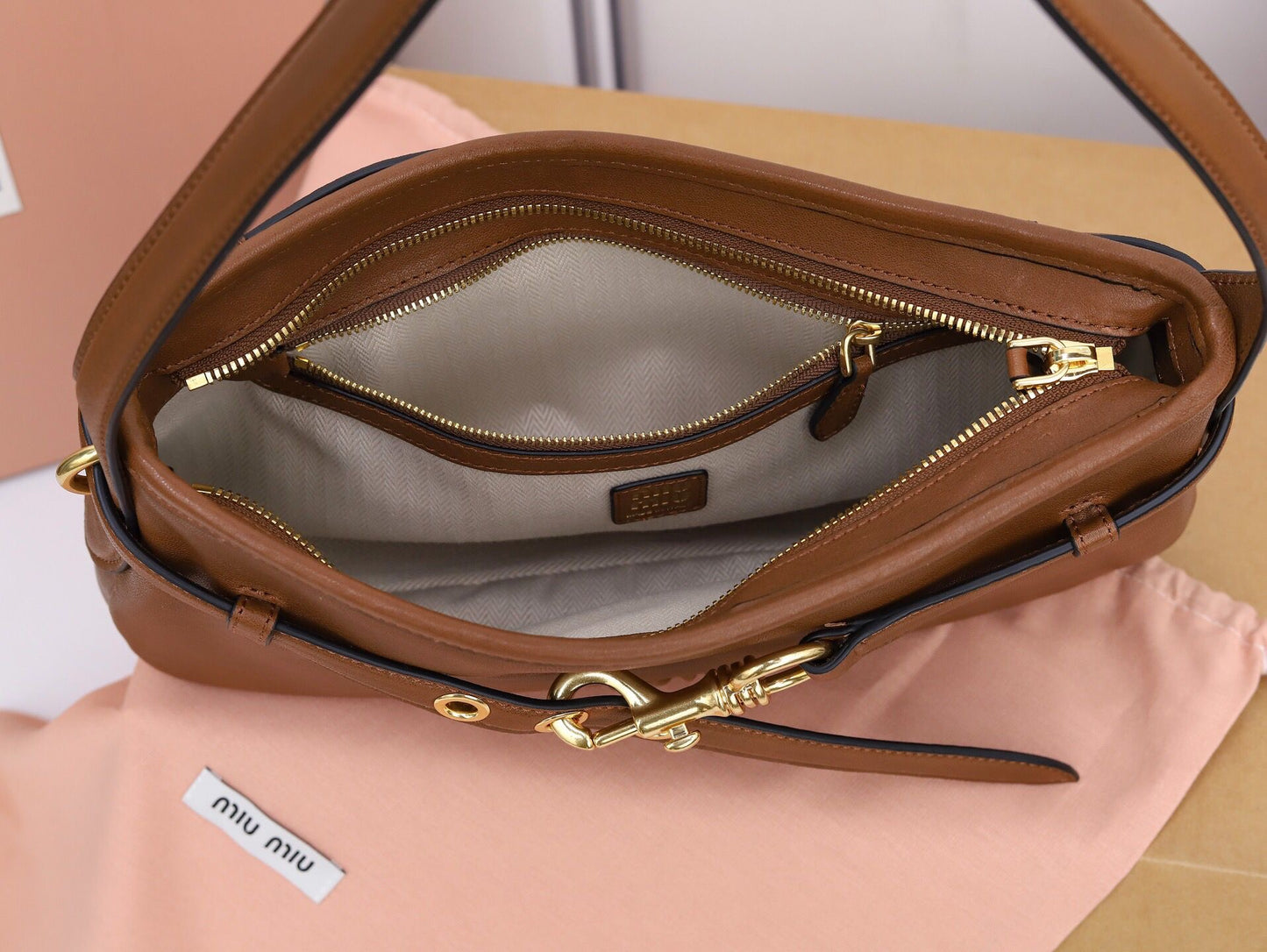 (Premium Quality) Miu Miu Leather Buckle Detail Shoulder Bag